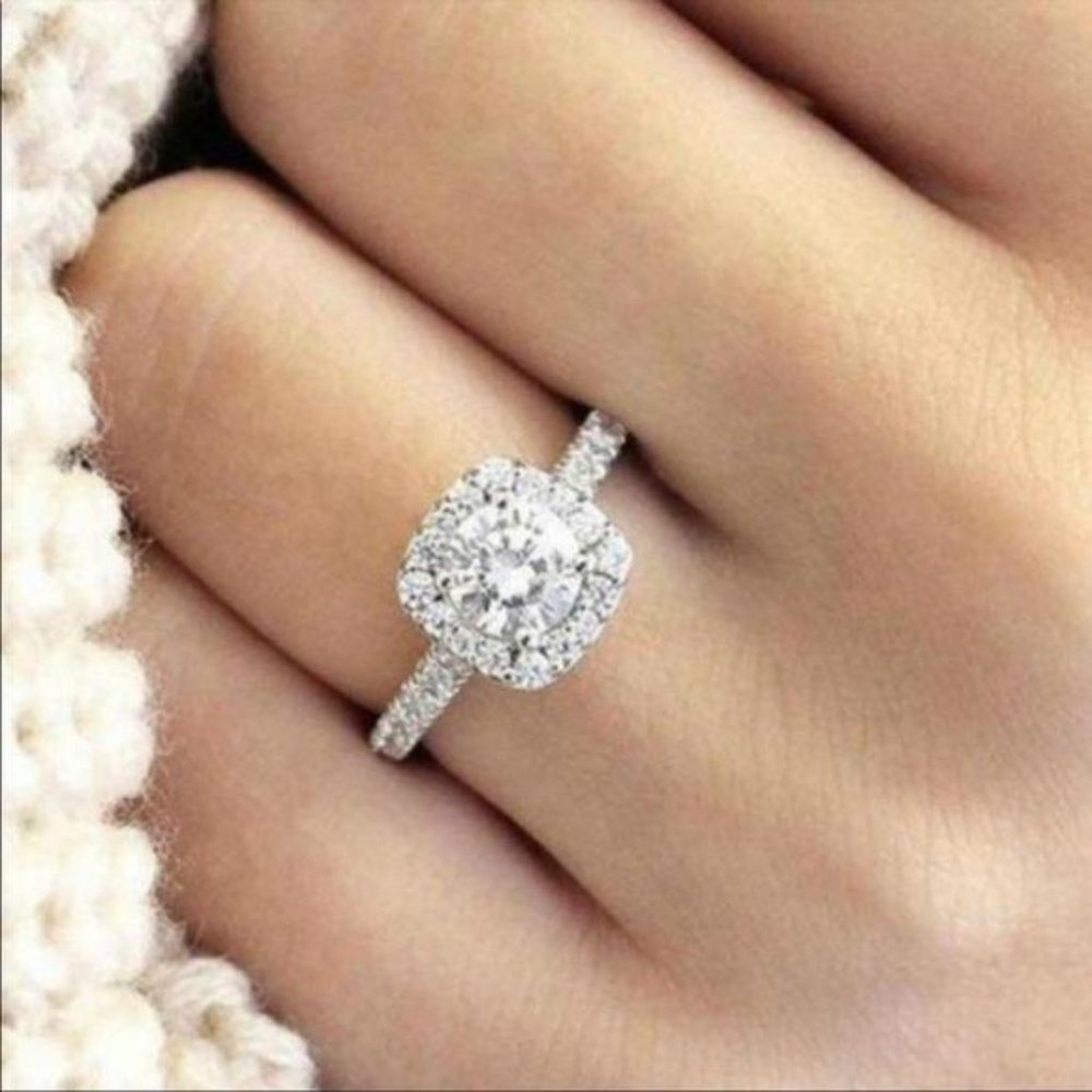 NEW 925 STERLING SILVER DIAMOND ENGAGEMENT RING, CUTE RING, SHINY RING. - Picture 2 of 3
